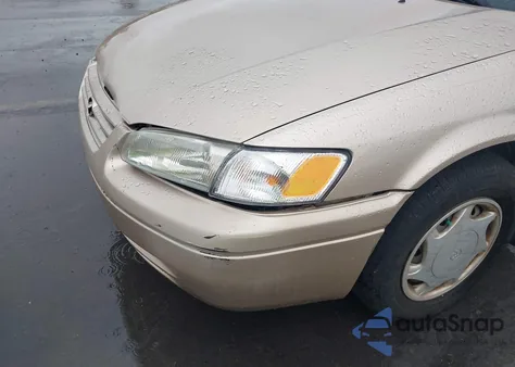 1998 Toyota Camry Le from USA, damaged, VIN JT2BG22K4W0187615